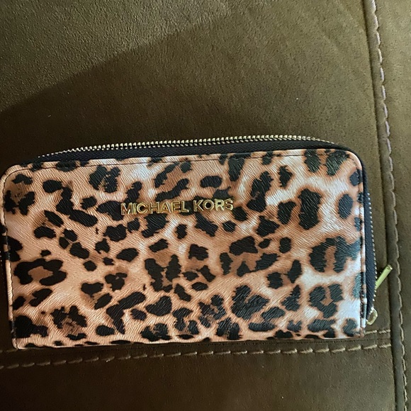 Michael Kors Handbags - Michael Kors wallet